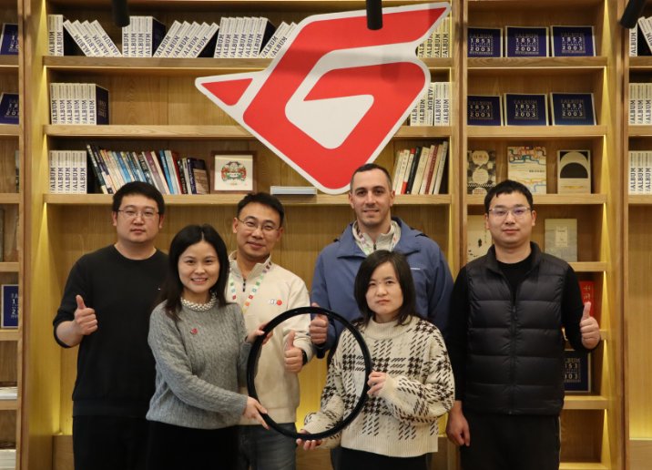 hutchinson china tsingshan