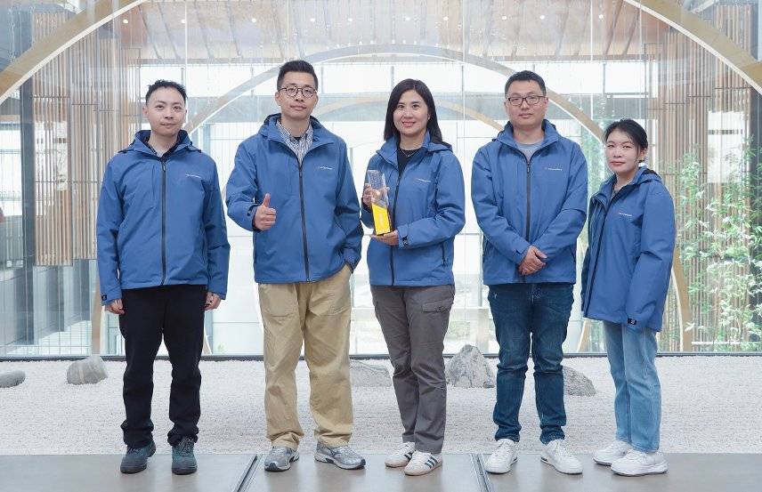 hutchinson news haier award